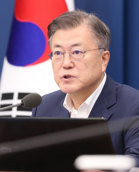 문재인 대통령이 7일 청와대에서 열린 제3차 코로나19 대응 특별방역점검회의에서 발언하고 있다. 연합뉴스.